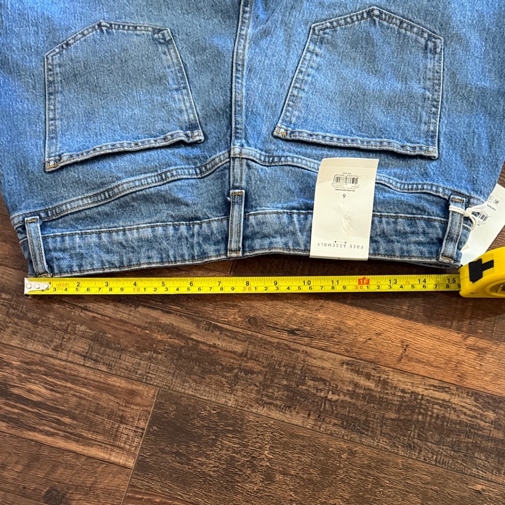 Barrel Leg Size 6 Free Assembly High-Rise Light Blue Mom Jeans - Picture 7 of 9